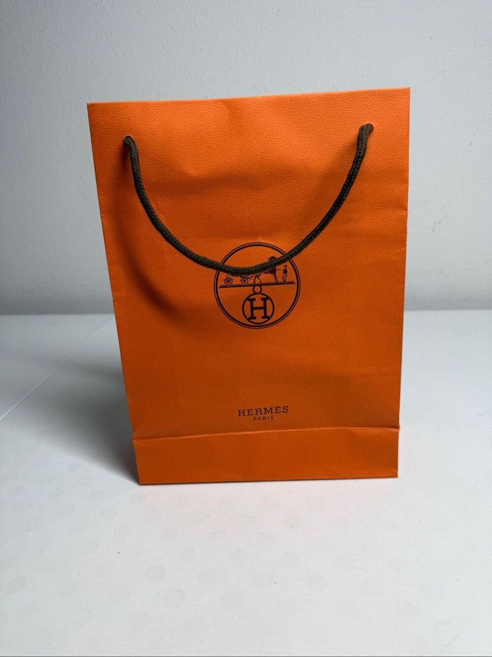 Hermès Paris Orange Shopping Gift Bag 7.75 x 10 Inch Luxury Packaging